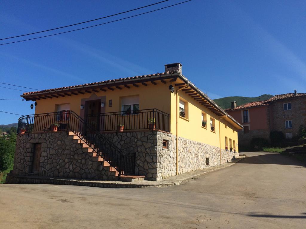 Гостьовий будинок Casa Mariana Llames de Parres Екстер'єр фото